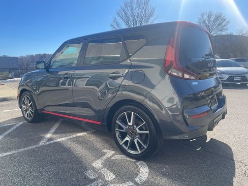 Used 2022 Kia Soul Turbo image 5