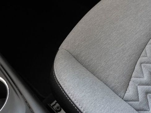 Used 2024 Chevrolet Equinox LS FWD image 27