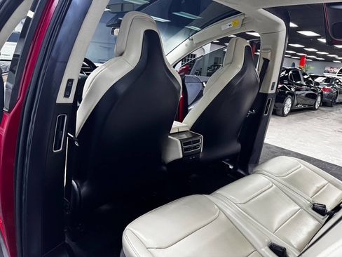 Used 2017 Tesla Model X 75D image 42