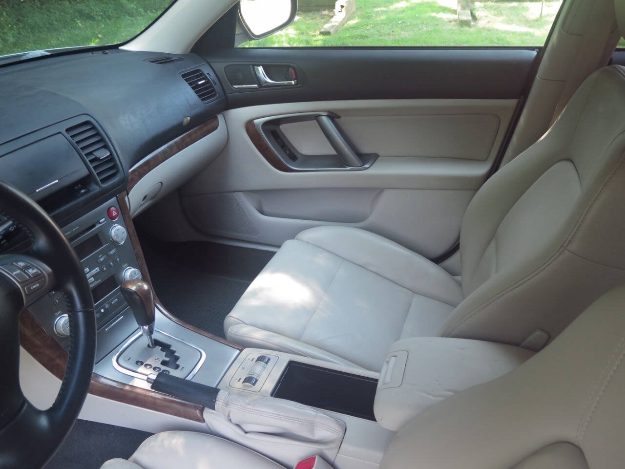 Used 2009 Subaru Outback 2.5i Limited AWD/4WD image 23