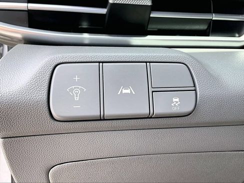 Used 2023 Hyundai Elantra SEL w/ Convenience Package FWD image 31