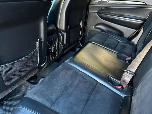 Used 2020 Jeep Grand Cherokee Altitude AWD/4WD image 13