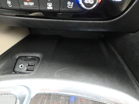 Used 2020 Buick Enclave Premium w/ Surround and Sites Package AWD/4WD image 17