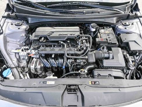 Certified 2023 Hyundai Elantra SE image 28