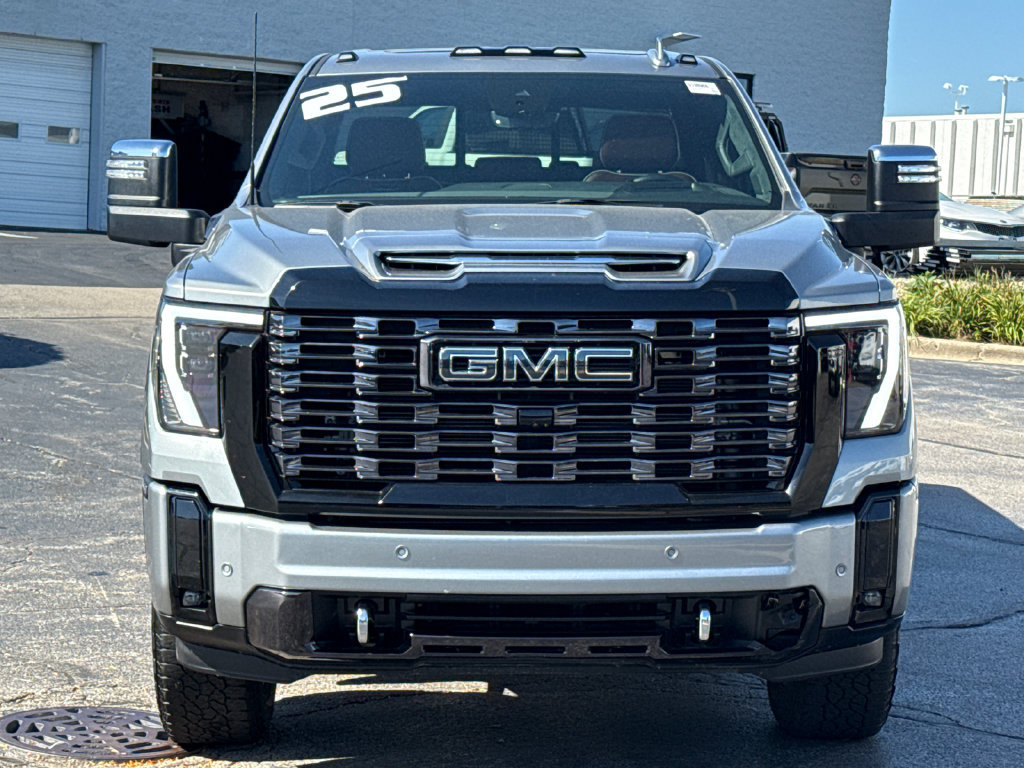 Certified 2025 GMC Sierra 2500 Denali Ultimate w/ Max Trailering Package AWD/4WD image 2