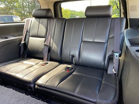 Used 2014 Chevrolet Suburban LT AWD/4WD image 11