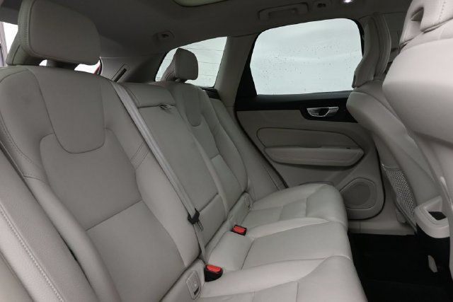 Used 2024 Volvo XC60 B5 Core w/ Protection Package Premier AWD/4WD image 30