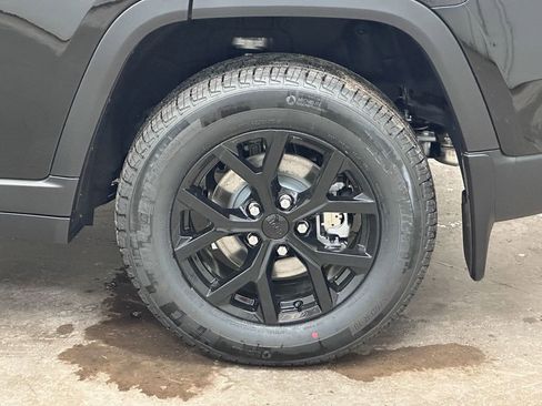 New 2025 Jeep Grand Cherokee Laredo image 41