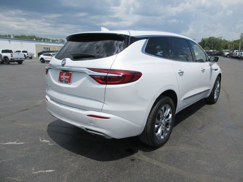 Used 2021 Buick Enclave Avenir w/ Avenir Technology Package AWD/4WD image 5