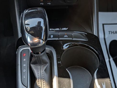 Certified 2024 Buick Envista Sport Touring w/ Convenience I Package FWD image 19