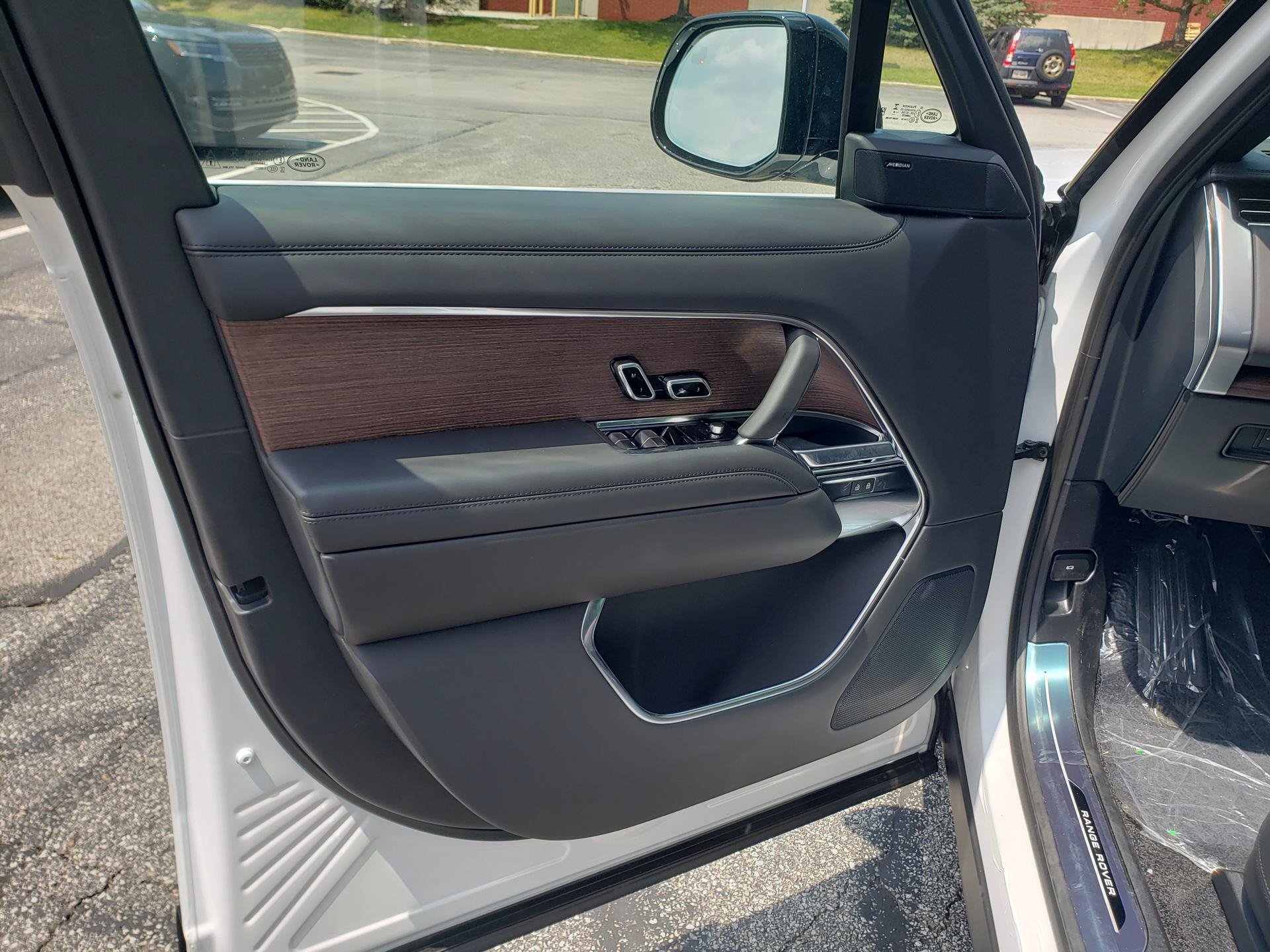 New 2026 Land Rover Range Rover SE AWD/4WD image 10
