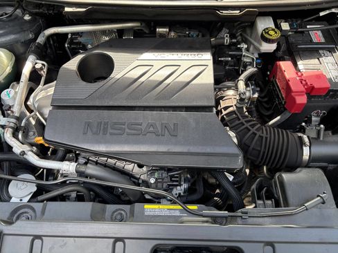Used 2025 Nissan Rogue SV FWD image 32