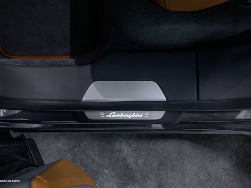 New 2025 Lamborghini Urus SE image 38