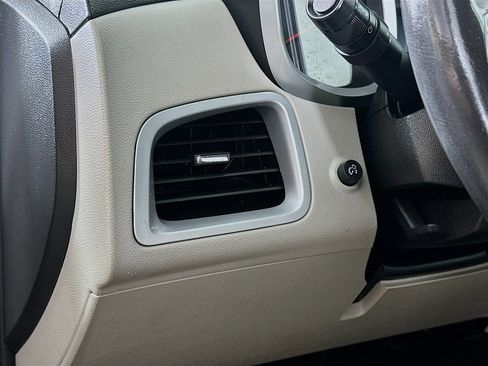 Used 2017 Chevrolet Equinox Premier w/ Enhanced Convenience Package image 10