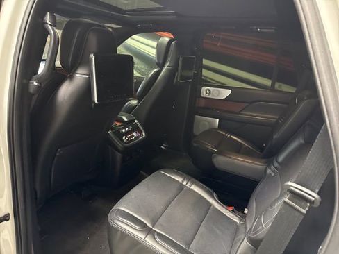 Used 2020 Lincoln Navigator Reserve w/ Equipment Group 208A Reserve image 12