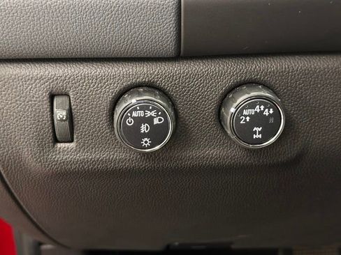 Used 2021 Chevrolet Colorado Z71 AWD/4WD image 14