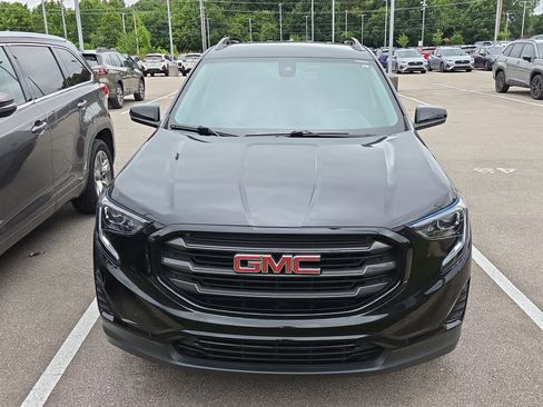 Used 2021 GMC Terrain SLE w/ Driver Convenience Package FWD image 3