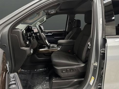 Used 2025 GMC Sierra 1500 Elevation image 4
