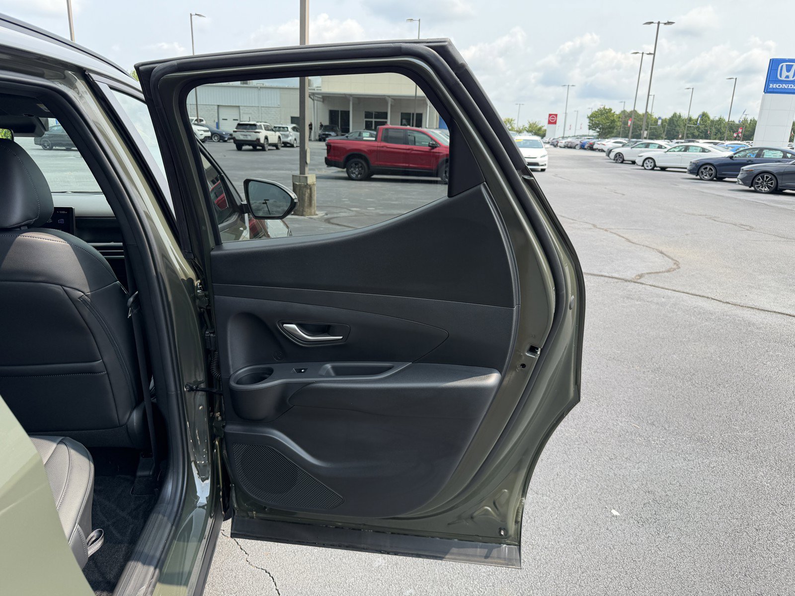 Used 2026 Hyundai Santa Cruz SEL FWD image 13