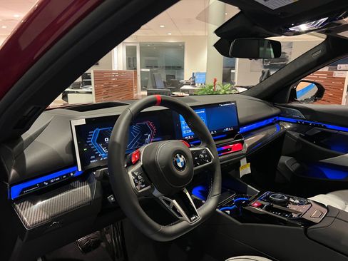 New 2026 BMW M5 Touring image 4