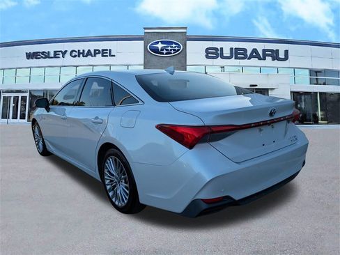 Used 2019 Toyota Avalon Limited image 7