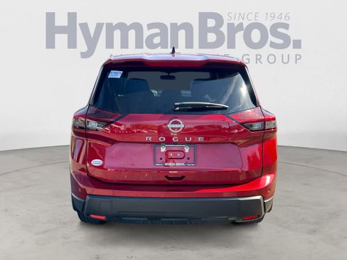 Certified 2025 Nissan Rogue S FWD image 4