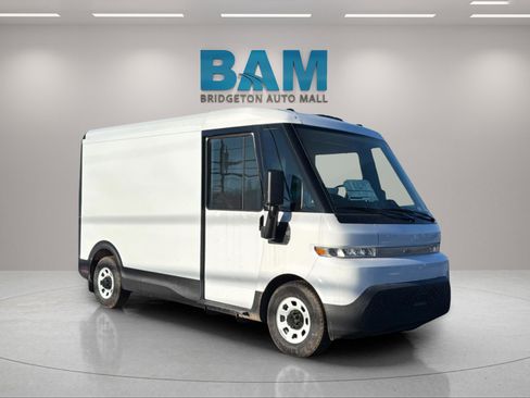 New 2025 Chevrolet Brightdrop 400 w/ Power Door Package image 4