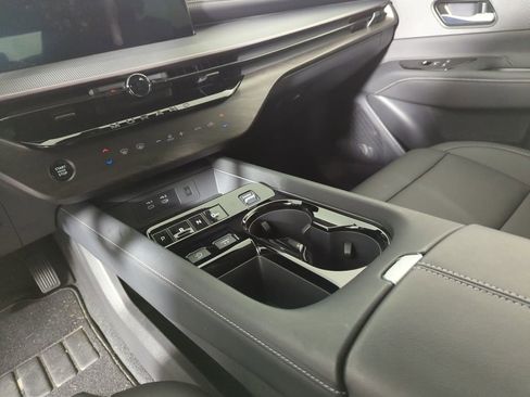 Used 2025 Nissan Murano SV image 19