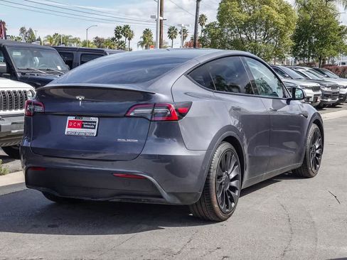 Used 2022 Tesla Model Y Performance image 4