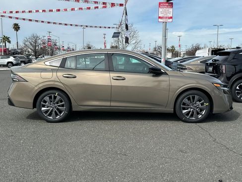 New 2026 Nissan Sentra SL FWD image 3