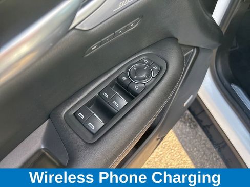 Used 2025 Cadillac XT5 Premium Luxury image 12