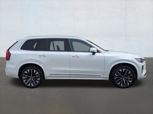 Used 2025 Volvo XC90 B6 Plus image 6