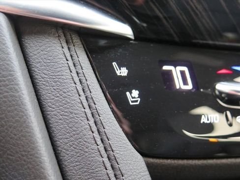 Used 2024 Cadillac XT6 Premium Luxury w/ Technology Package image 16