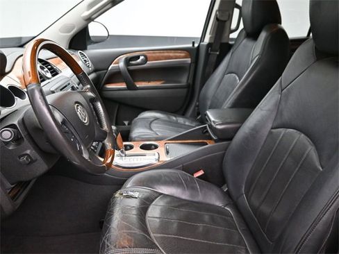 Used 2011 Buick Enclave CXL image 16