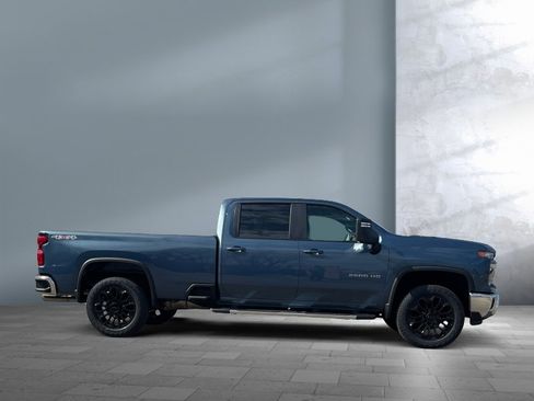 Used 2025 Chevrolet Silverado 2500 LT w/ Convenience Package AWD/4WD image 7