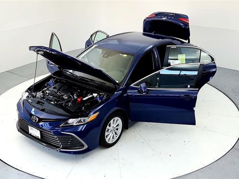 Certified 2023 Toyota Camry LE image 18