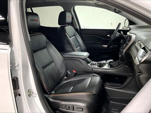 Used 2022 GMC Acadia AT4 w/ Technology Package image 10