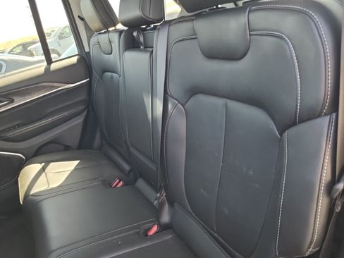 Used 2023 Jeep Grand Cherokee 4WD 4xe image 9