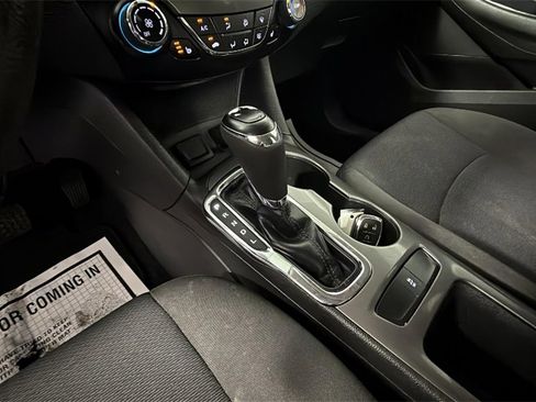 Used 2017 Chevrolet Cruze LT w/ Convenience Package image 22