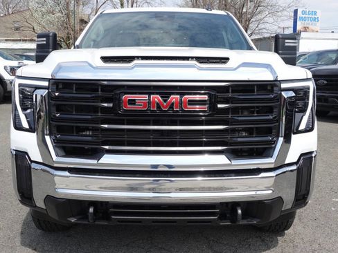 Used 2024 GMC Sierra 2500 Pro AWD/4WD image 6