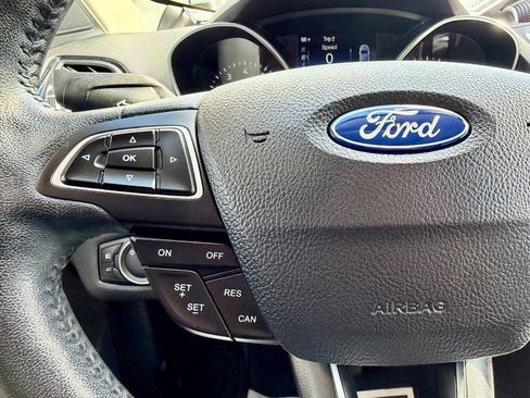 Used 2019 Ford Escape Titanium AWD/4WD image 36