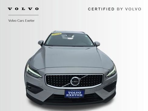 Certified 2025 Volvo V60 B5 Cross Country Plus image 2