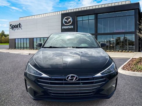 Used 2020 Hyundai Elantra Limited image 9