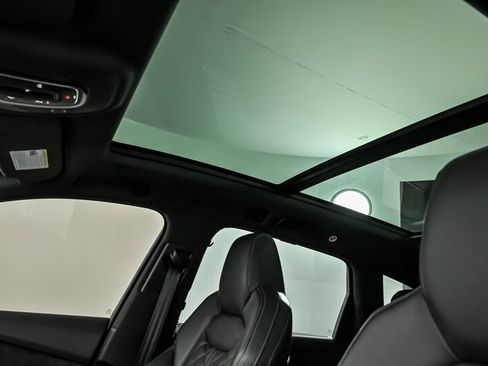 Used 2021 Audi SQ7 Premium Plus image 22