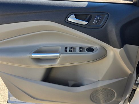 Used 2019 Ford Escape SEL image 11