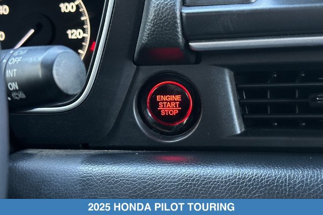 Certified 2025 Honda Pilot Touring image 26