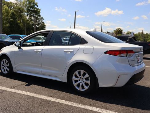 Used 2024 Toyota Corolla LE FWD image 3