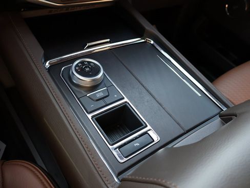 Used 2024 Ford Expedition King Ranch image 39