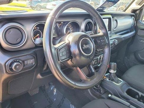 Used 2022 Jeep Wrangler Unlimited Sahara w/ Cold Weather Group image 3