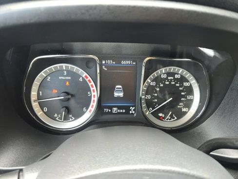 Used 2019 Nissan Titan SV w/ SV Convenience Package AWD/4WD image 18